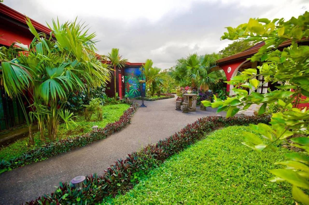 Toucan Lane Hotel And Restaurant 누에보 아레날 외부 사진